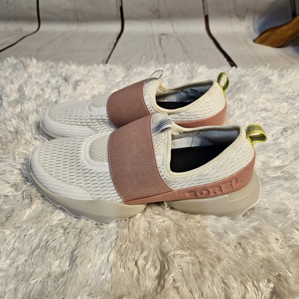 Sorel Kinetic Impact Go Slip On Sneakers White‎ Pink Accent Athleisure